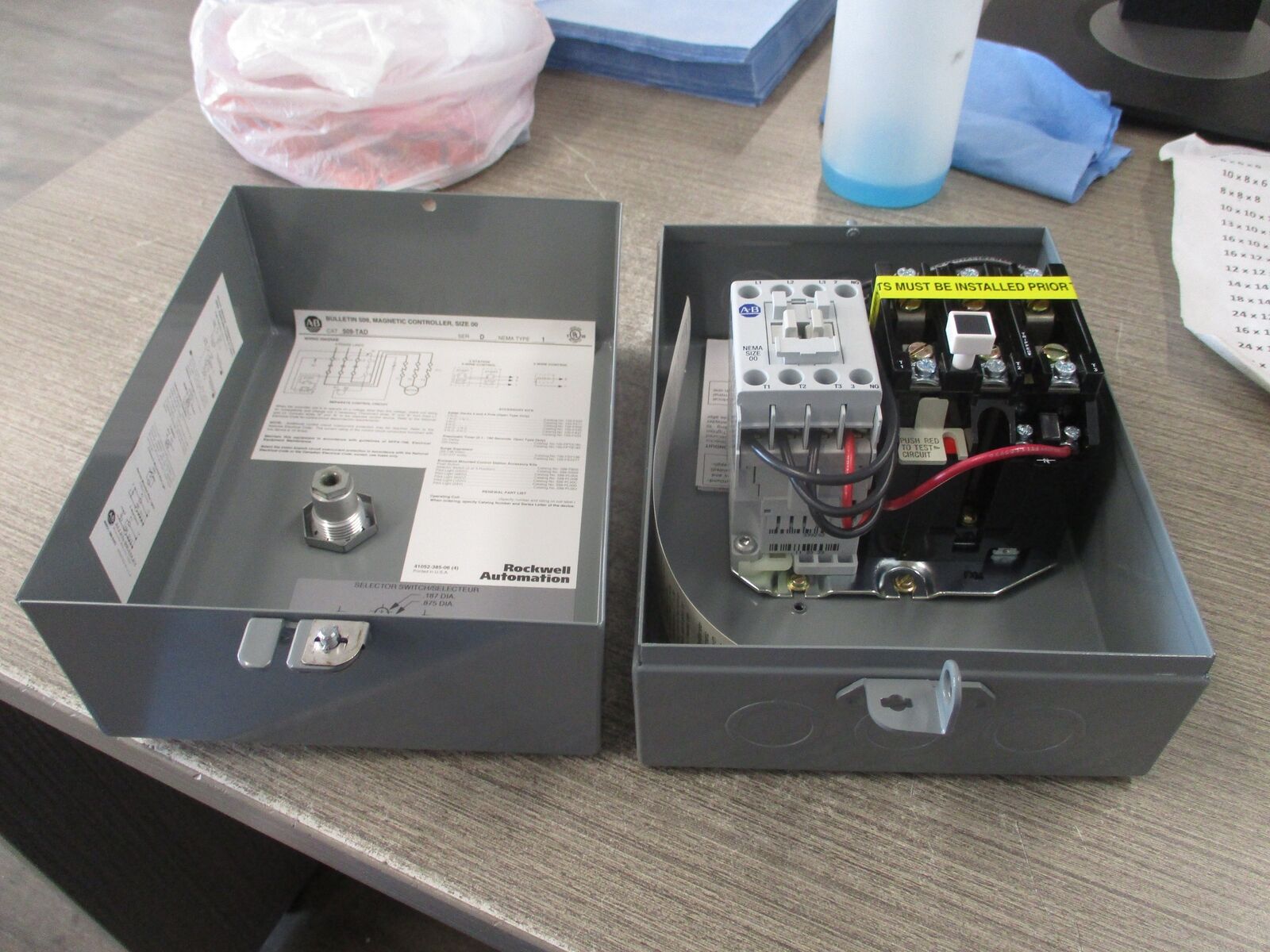 Allen-Bradley Enclosed Size 00 Starter 509-TAD Ser. D 115-120V Coil 3Ph Type 1 E
