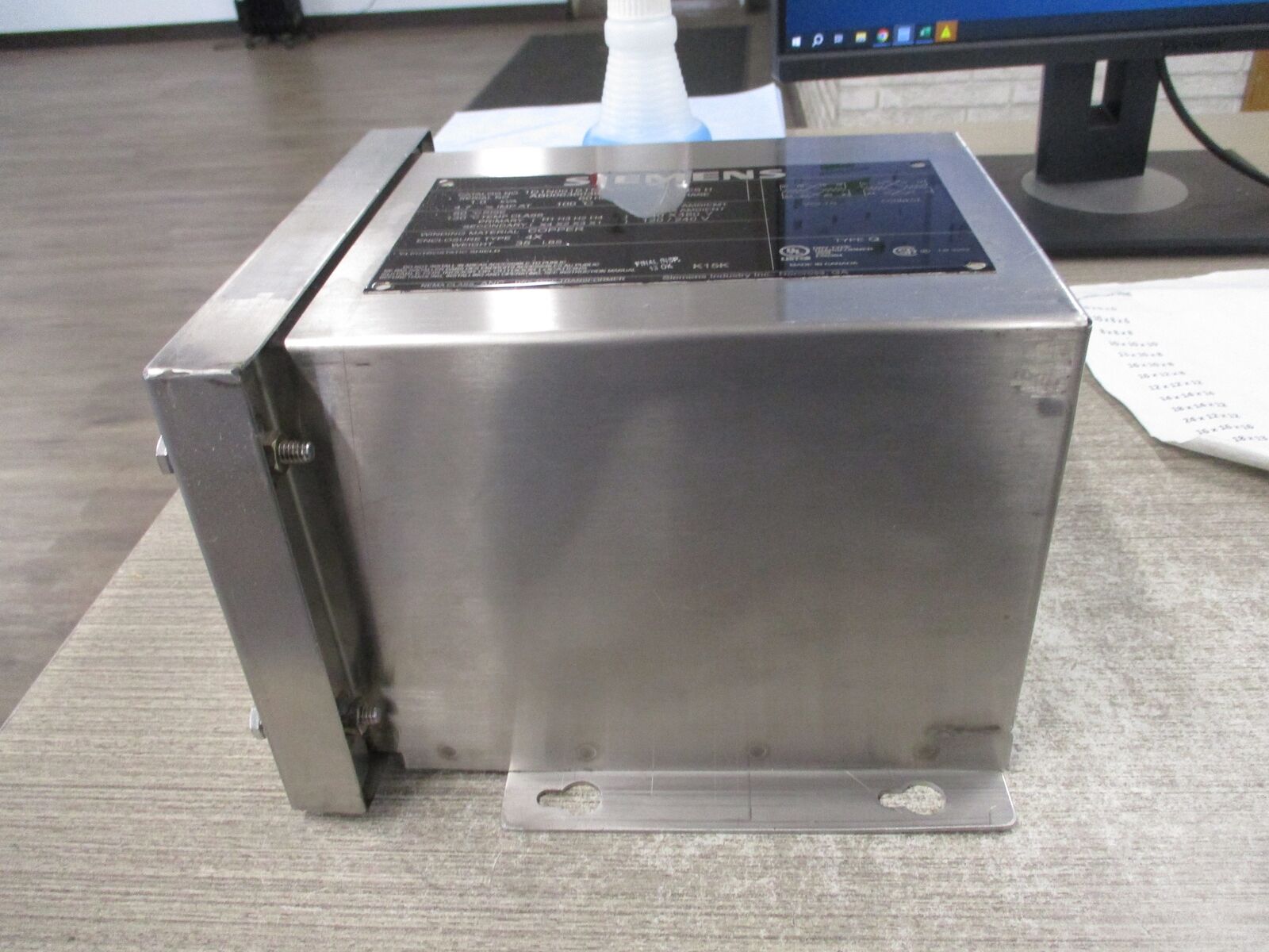 Siemens 4X Enclosure 1D1N001BTEESSN4X Ser. H 1.0kVA Pri: 240/480V Sec: 120/240V