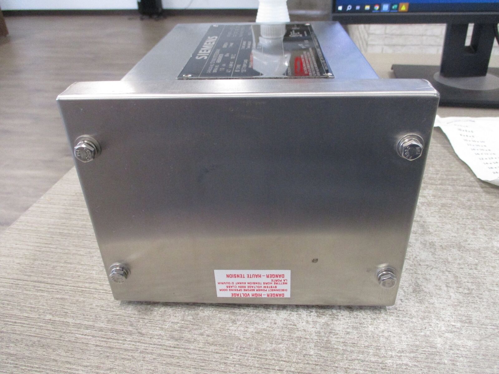 Siemens 4X Enclosure 1D1N001BTEESSN4X Ser. H 1.0kVA Pri: 240/480V Sec: 120/240V