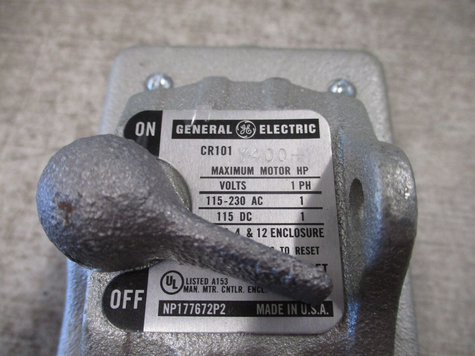 GE Manual Motor Starter CR101Y400H 1HP 115-230VAC 1Ph 115VDC Type 3,4,12 Enclosu