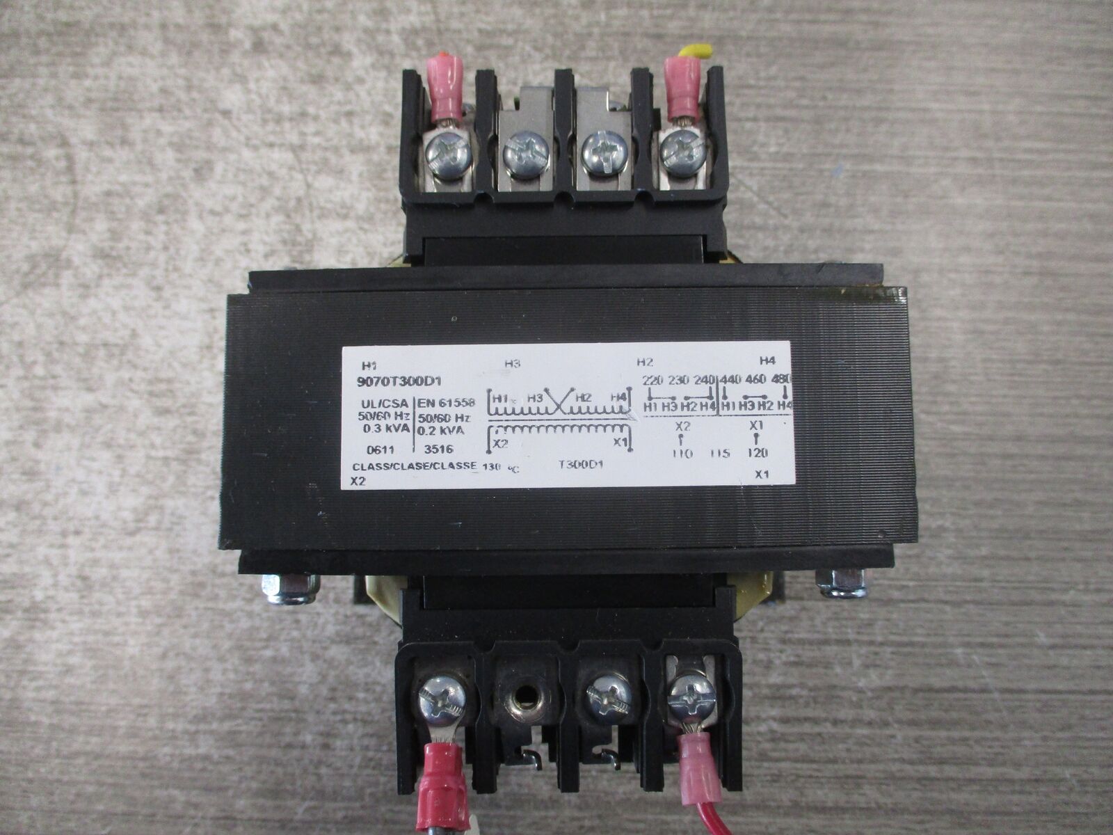 Square D Transformer 9070T300D1 0.3KVA Pri: 240/480V Sec: 120V * Missing (1) Ter