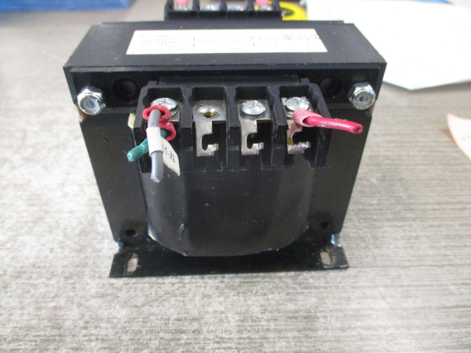 Square D Transformer 9070T300D1 0.3KVA Pri: 240/480V Sec: 120V * Missing (1) Ter