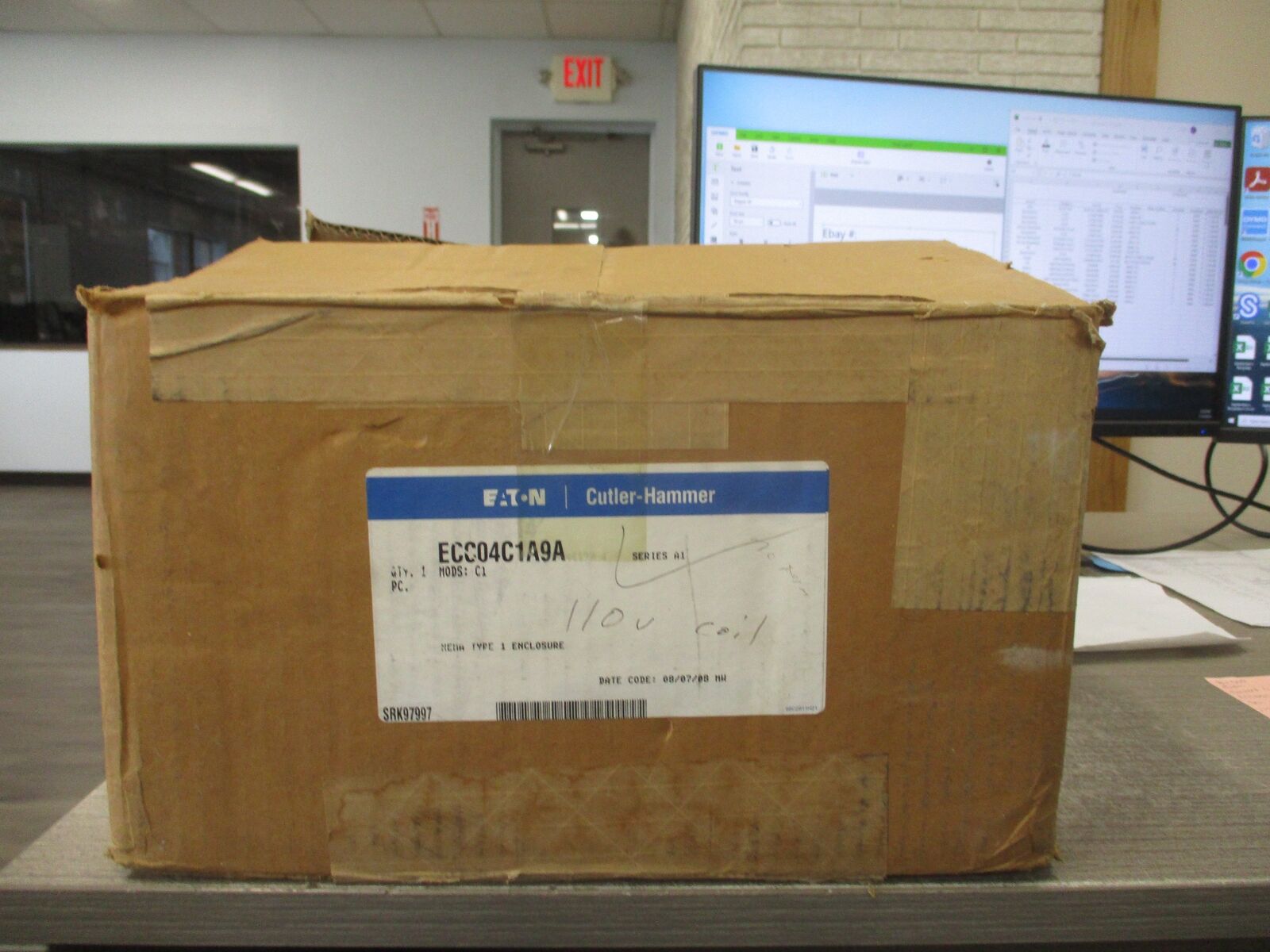 Eaton Enclosed Lighting Contactor ECC04C1A9A Ser. A1 115-120V Coil Type 1 Enclos