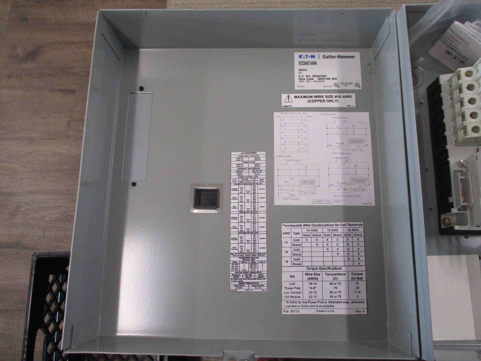 Eaton Enclosed Lighting Contactor ECC04C1A9A Ser. A1 115-120V Coil Type 1 Enclos