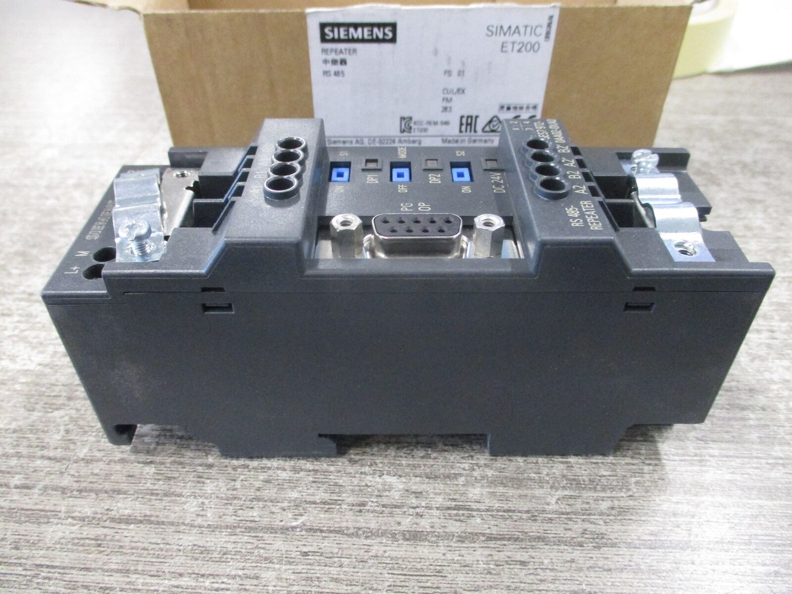 Siemens Simatic ET200 Repeater 6ES7 972-0AA02-0XA0 RS 485 New Surplus