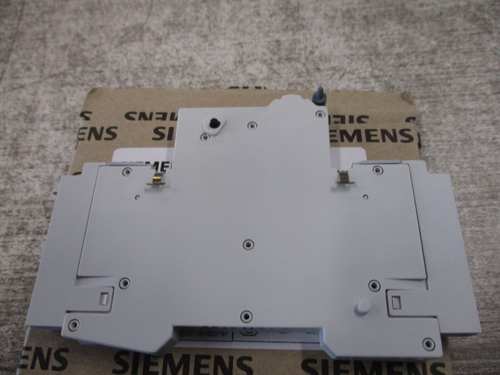 Siemens Aux Circuit Switch 5ST3010-0HG 480VAC 125VDC New Surplus