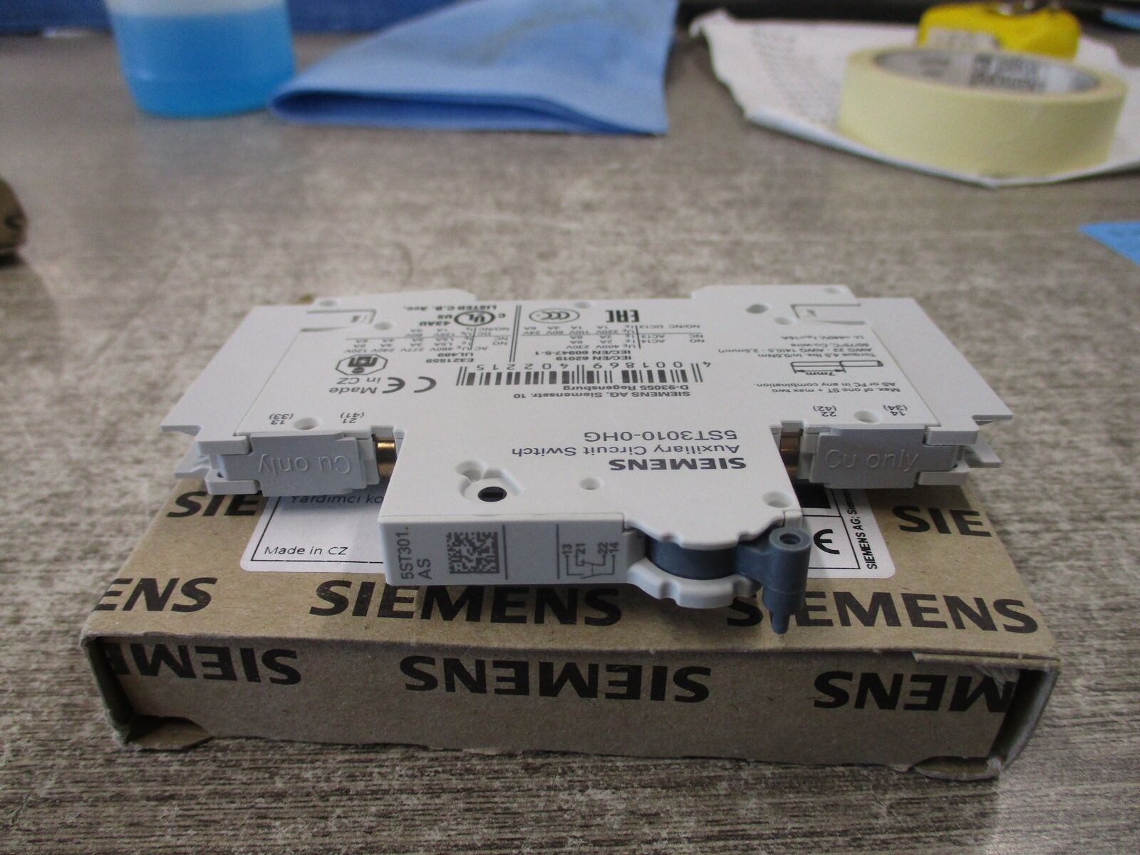 Siemens Aux Circuit Switch 5ST3010-0HG 480VAC 125VDC New Surplus