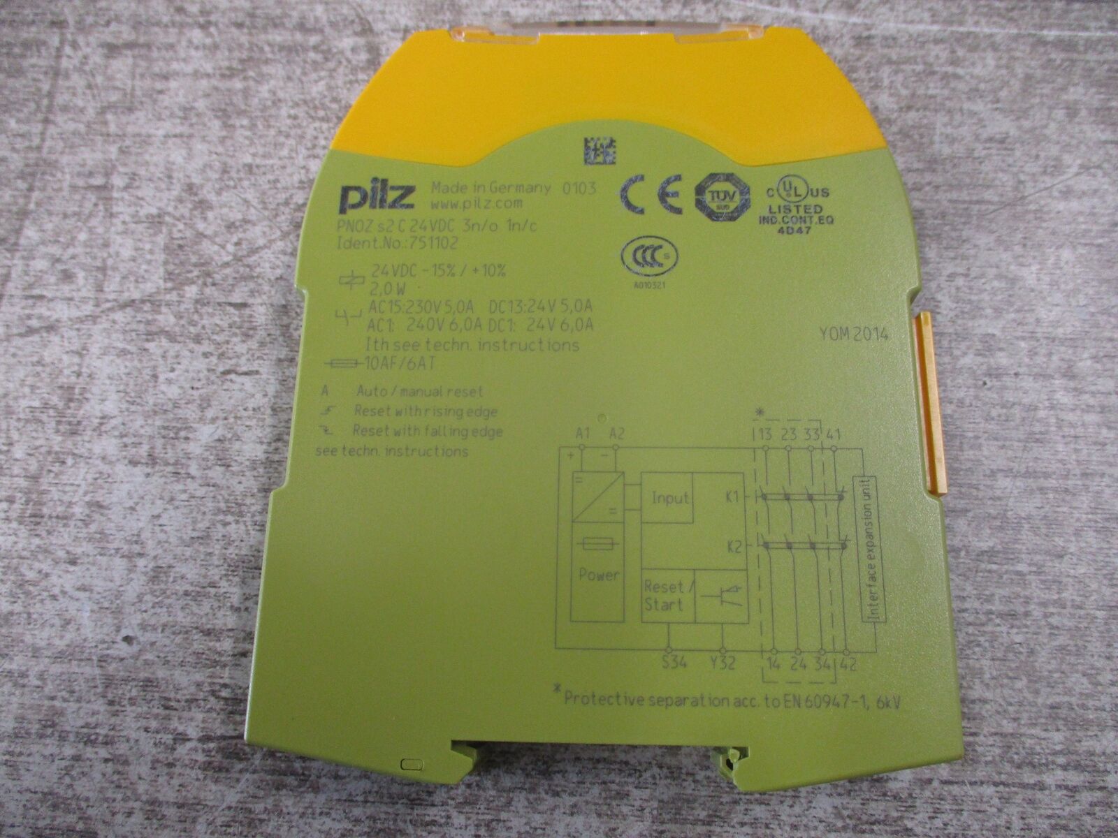 Pilz Safety Relay 751102 PNOZ s2 C 24VDC 3n/o 1n/c Used
