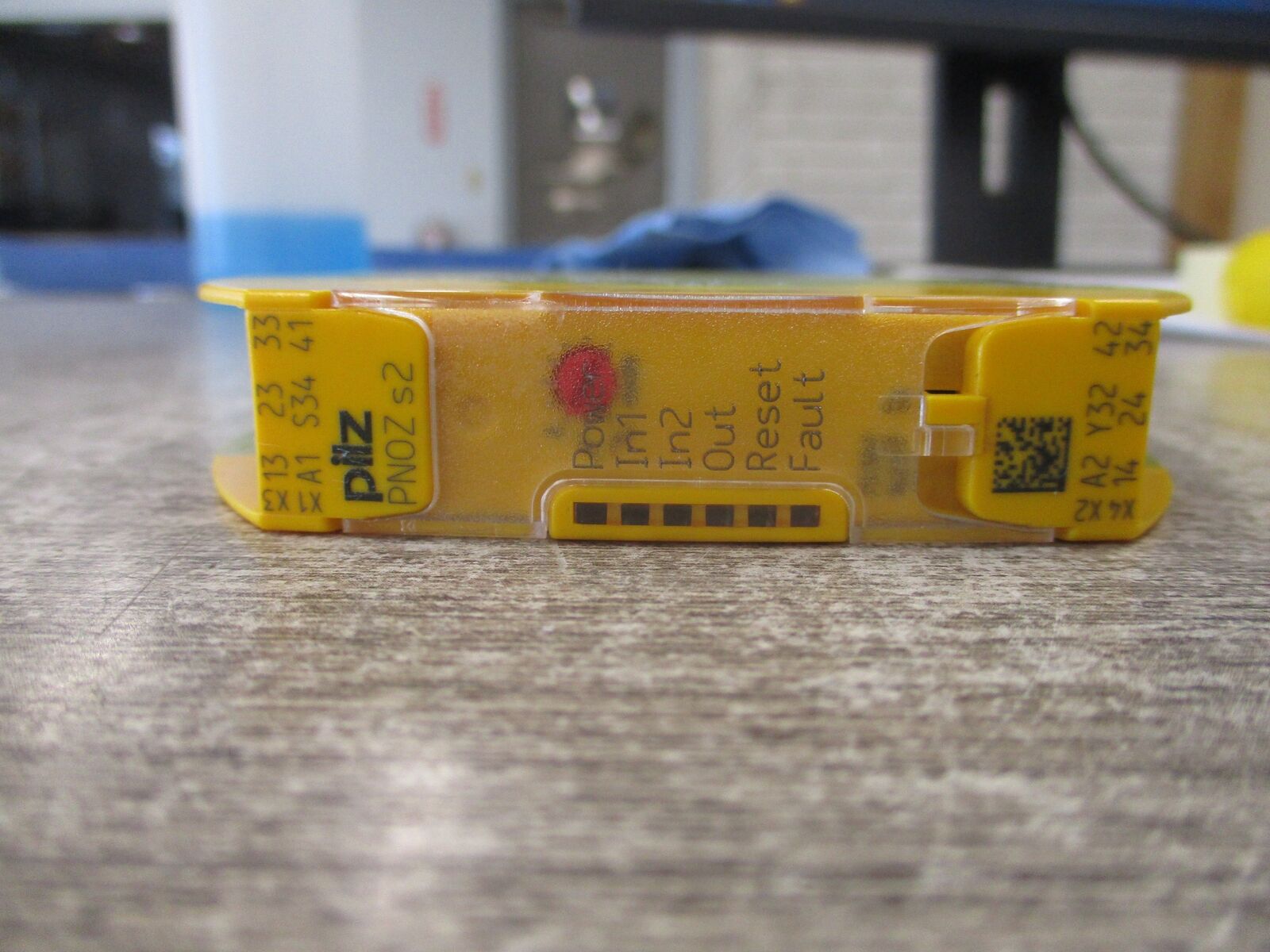 Pilz Safety Relay 751102 PNOZ s2 C 24VDC 3n/o 1n/c Used