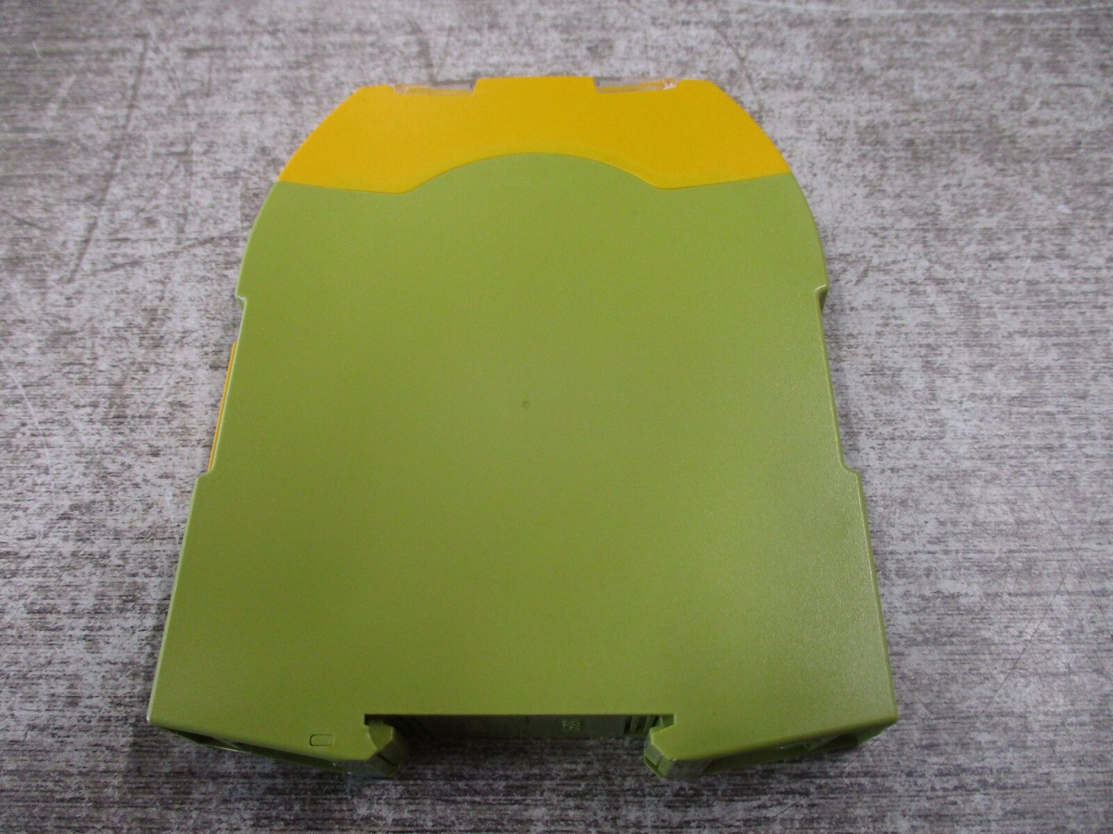 Pilz Safety Relay 751102 PNOZ s2 C 24VDC 3n/o 1n/c Used