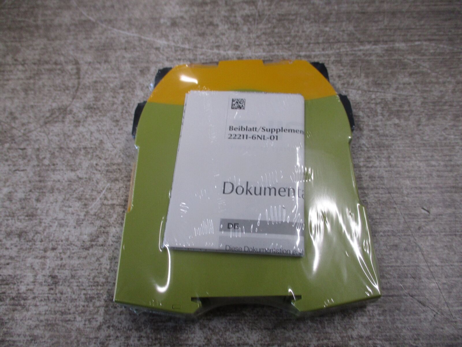 Pilz Safety Relay 751102 PNOZ s2 C 24VDC 3n/o 1n/c * No Box * New Surplus
