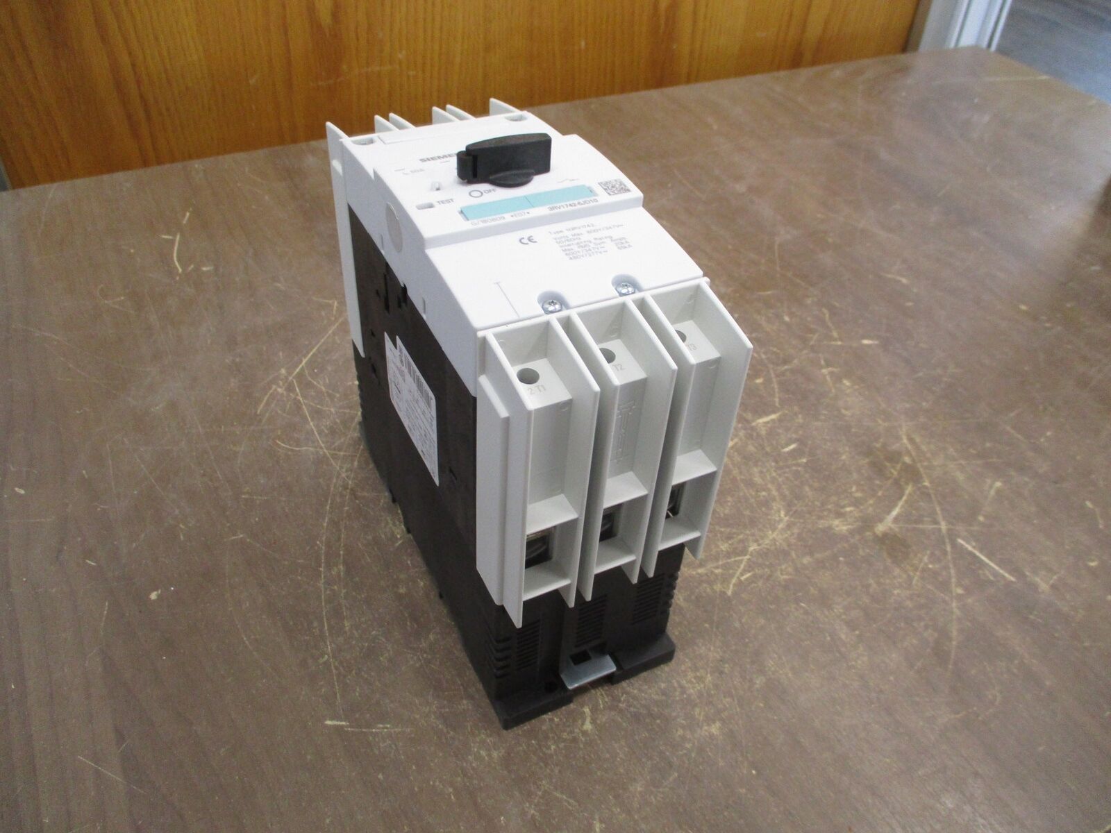 Siemens Circuit Breaker 3RV1742-5JD10 50A 600V New Surplus