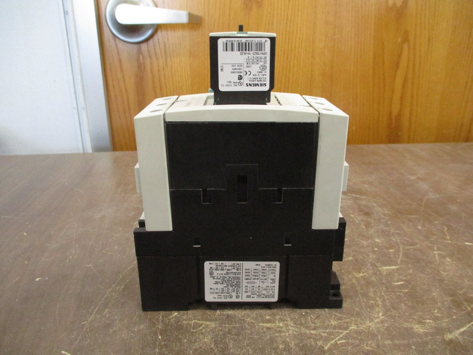 Siemens Contactor 3RT1046-1AK64 120V Coil 95A New Surplus
