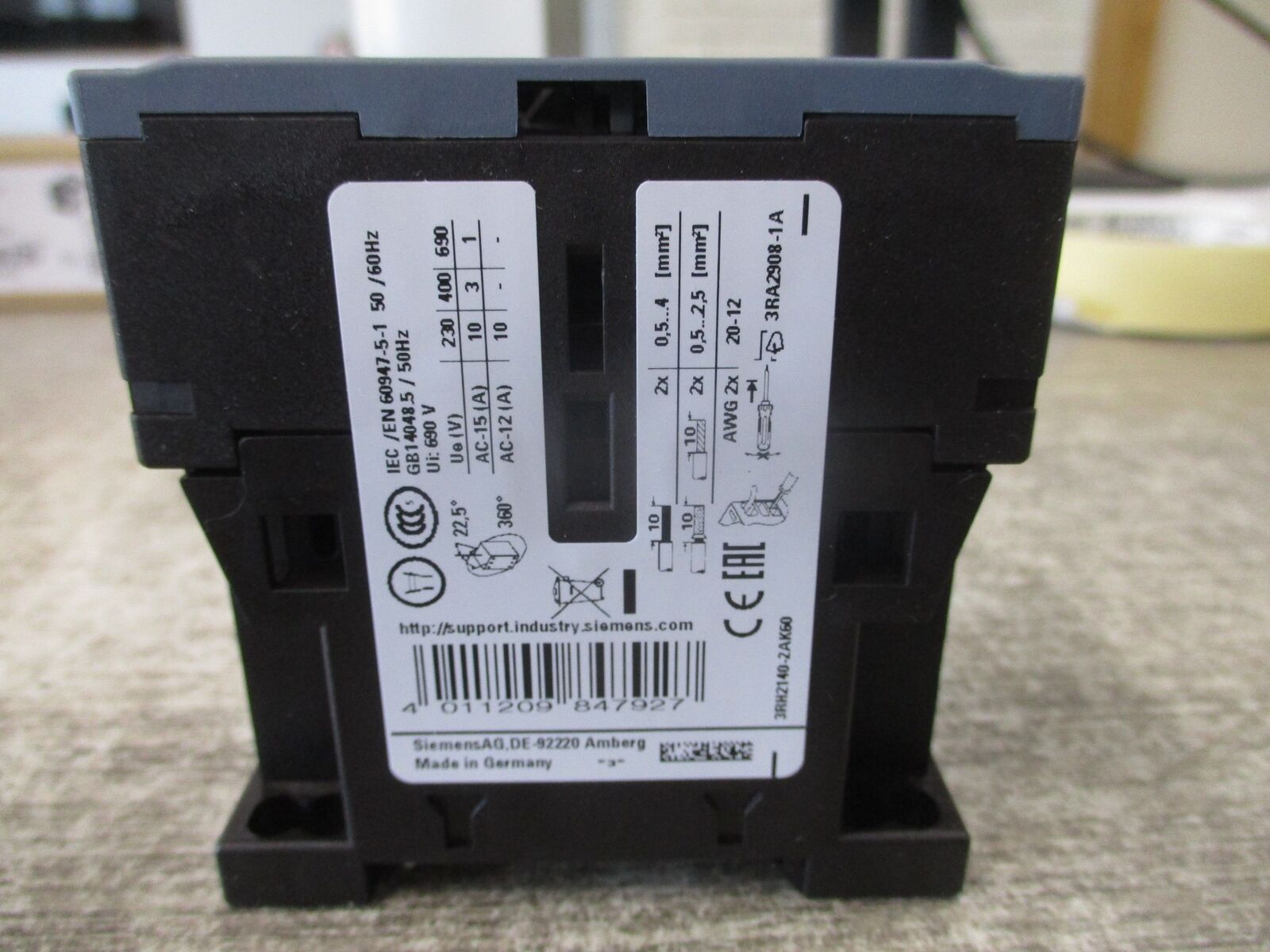 Siemens Contactor 3RH2140-2AK60 120V coil 10A New Surplus