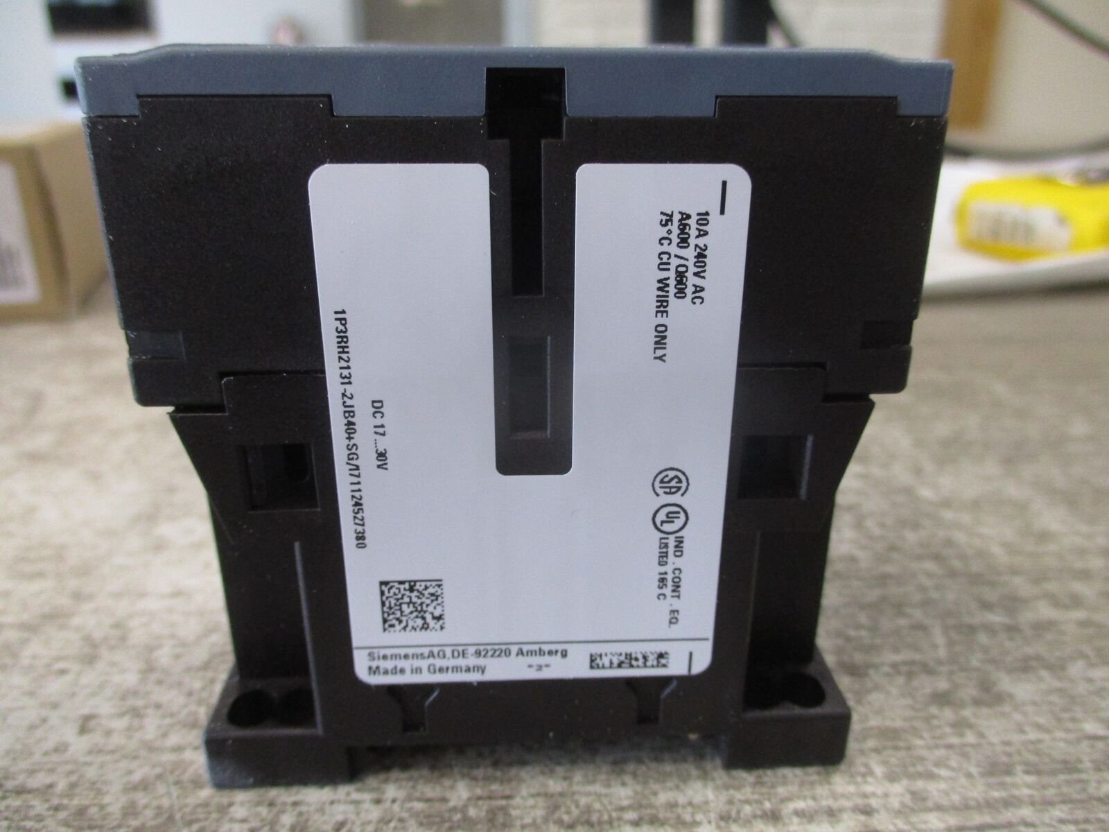 Siemens Contactor 3RH2131-2JB40 17-30VDC Coil 10A New Surplus