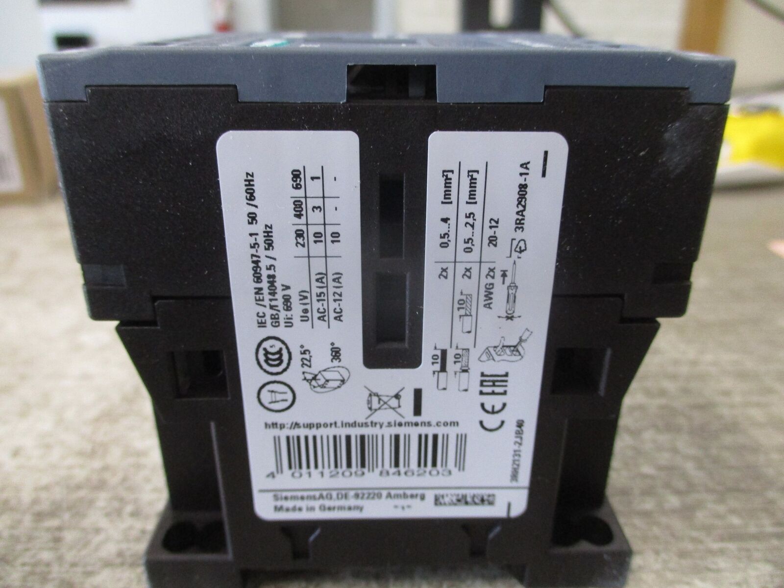 Siemens Contactor 3RH2131-2JB40 17-30VDC Coil 10A New Surplus