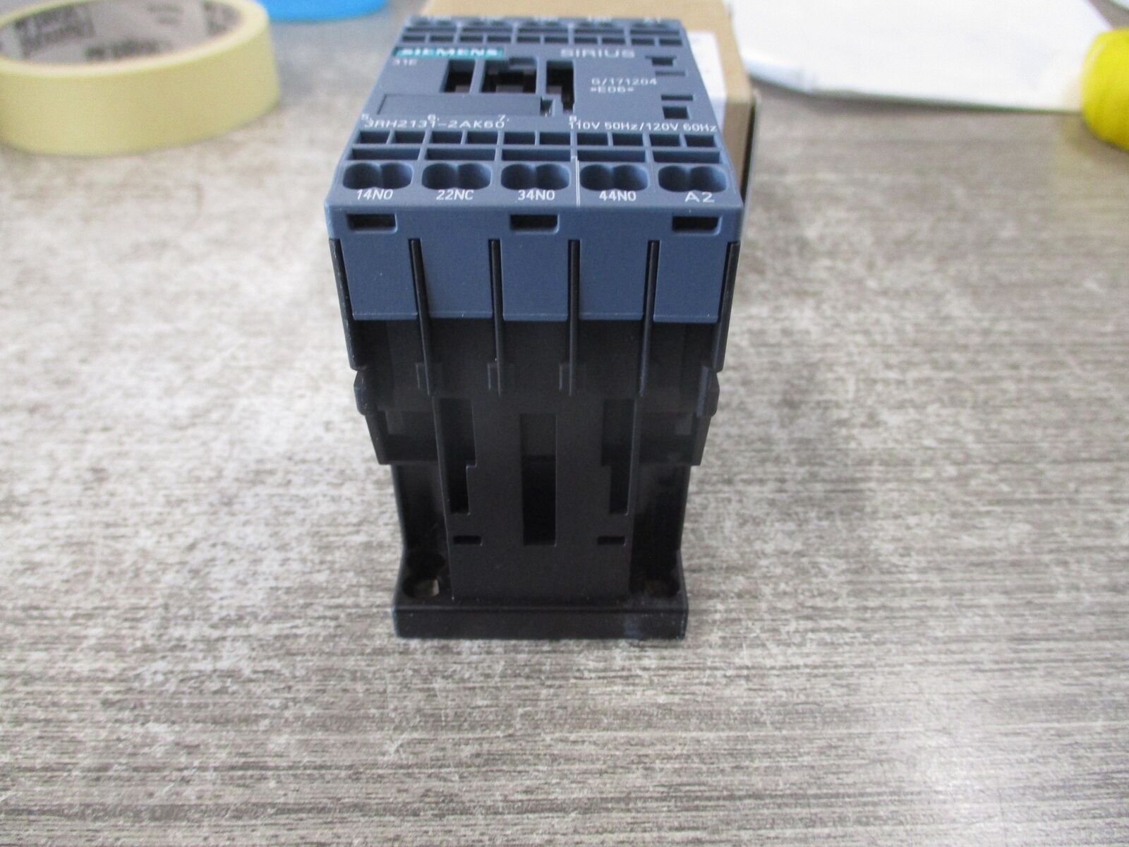 Siemens Contactor 3RH2131-2AK60 120V Coil 10A New Surplus