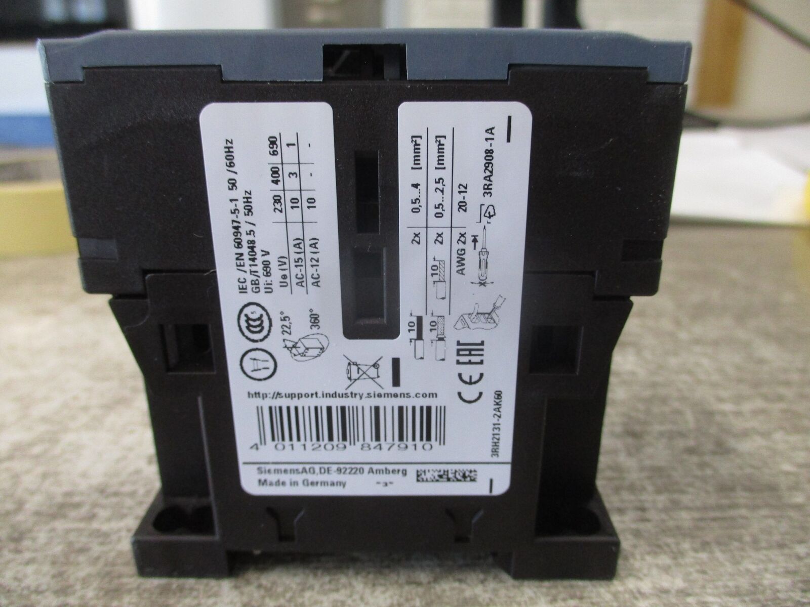 Siemens Contactor 3RH2131-2AK60 120V Coil 10A New Surplus
