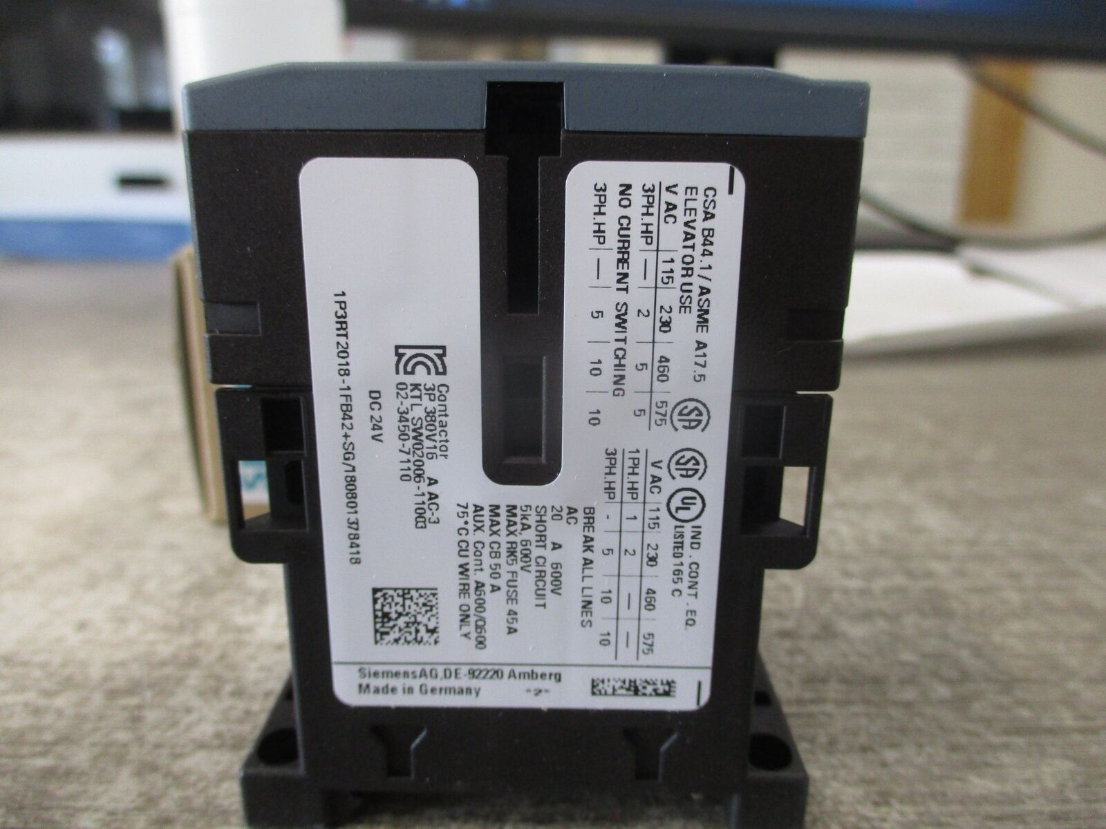 Siemens Contactor 3RT2018-1FB42 24VDC Coil 16A New Surplus