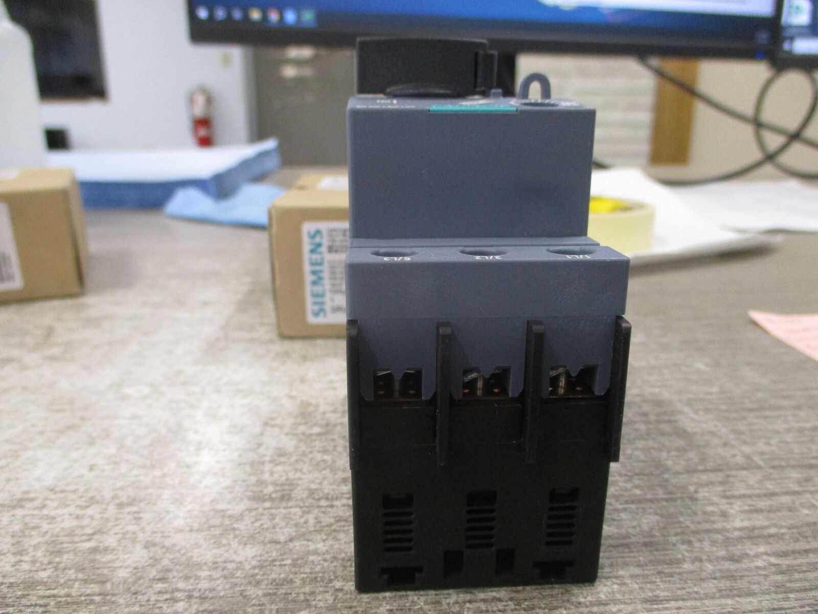 Siemens Circuit Breaker 3RV2011-1KA10 9-12.5A New Surplus