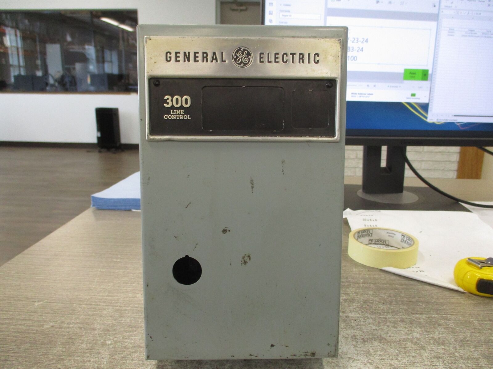 GE Enclosed Size 00 Starter CR306A1 115-120V coil 9A 600V Type 1 Enclosed Used