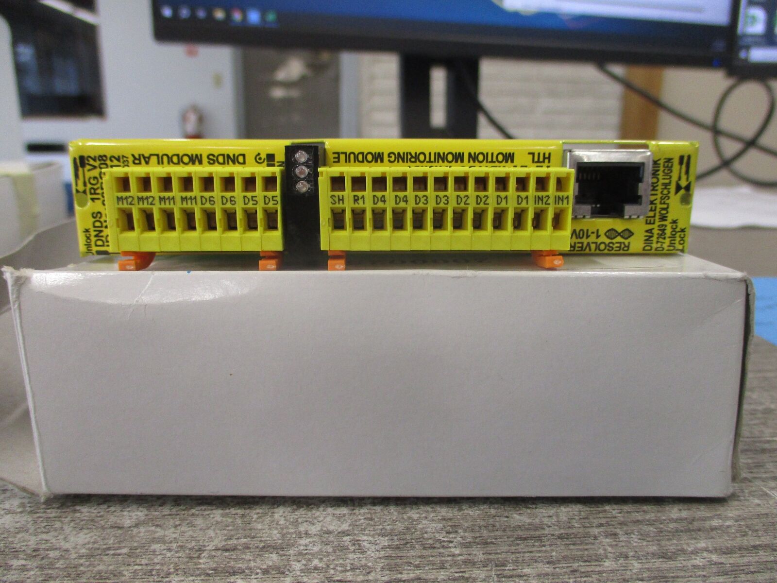 Dina DNDS 1RG V2 Input Module 22RG08 New Surplus