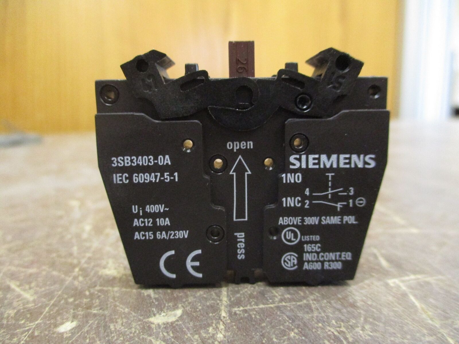Siemens Contact Block 3SB3 403-0A 1 NO + 1 NC *Box of 10* New Surplus
