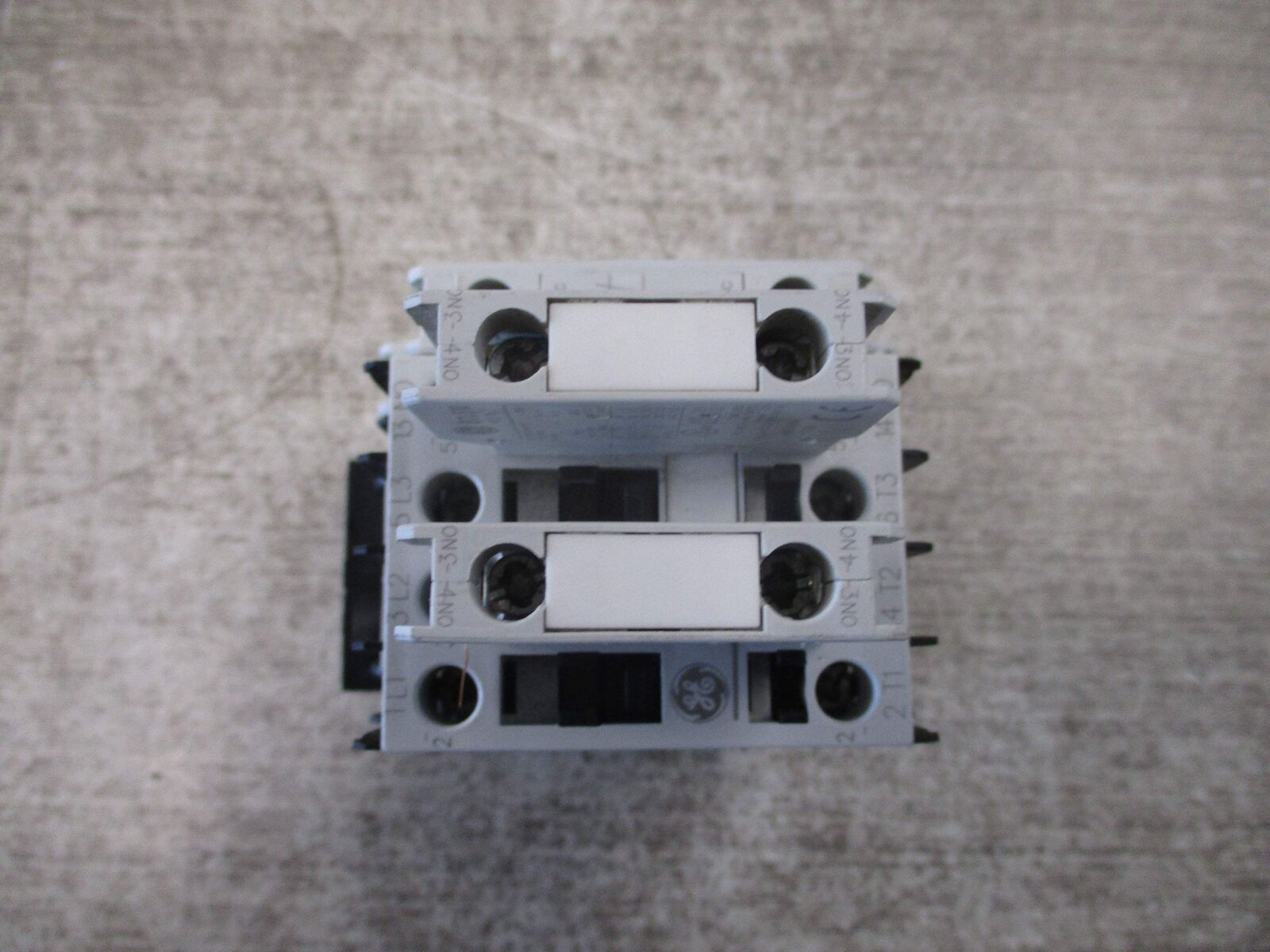 GE Contactor CL00A310T 120V Coil 25A 600V (2) Aux Contacts W/Coupler Used