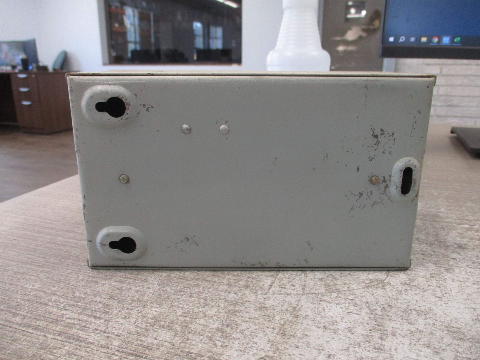 GE Enclosed Manual Starter CR1062R2B 5HP 600V Used