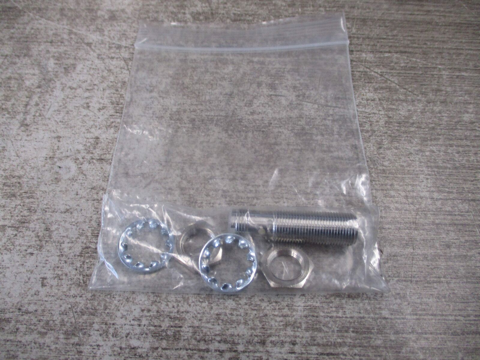 Balluff Proximity Sensor BES 516-325-G-E5-C-S4 * No Box * New Surplus