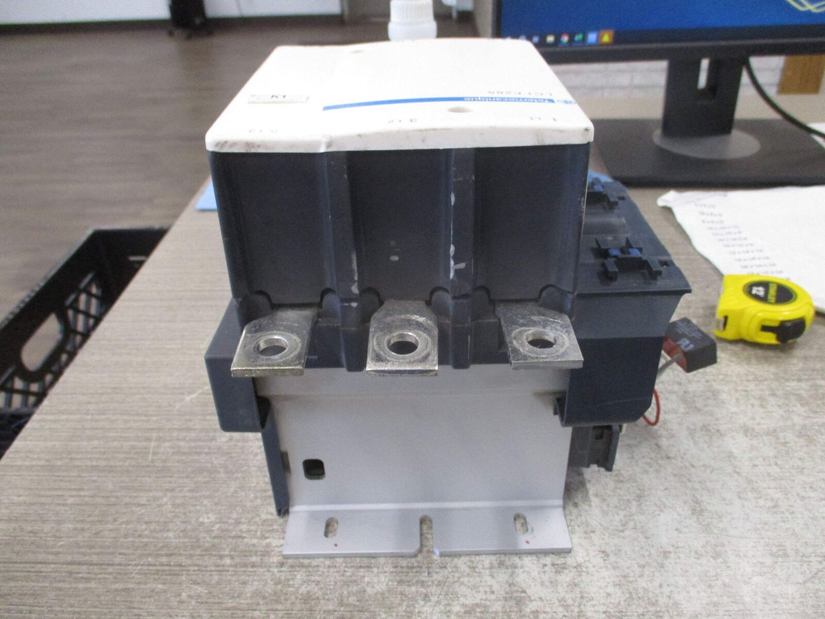 Telemecanique Contactor LC1F265 120-127V Coil 40-400 Hz 285A 600V Used