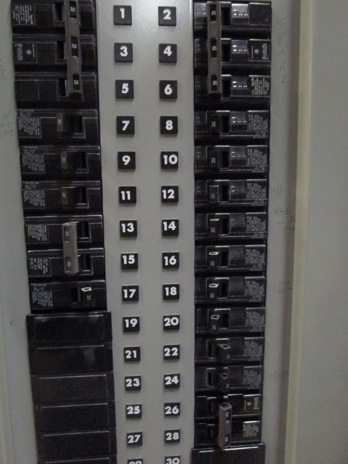 Siemens Main Lug Circuit Breaker Panel BG42ML4100STM 208Y/120V 100A 3Ph 4W Used