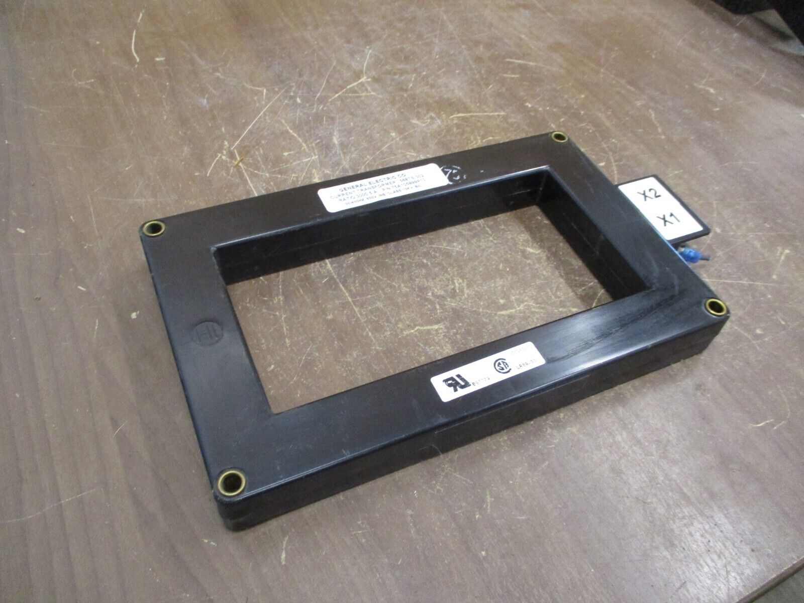 GE 568TS-302 Current Transformer 75A105899P13 Ratio 3000:5A 600V 50-400Hz Used