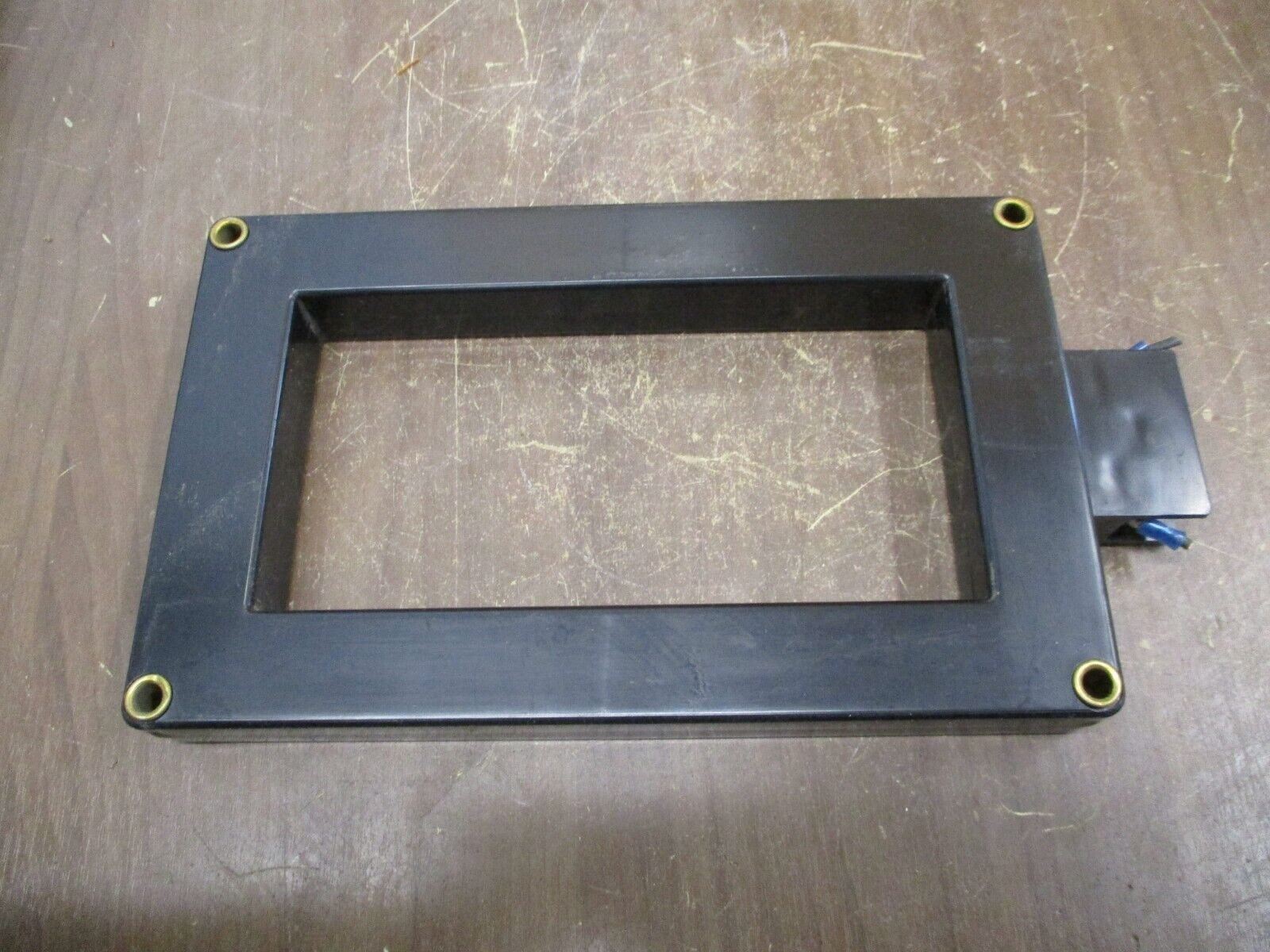 GE 568TS-302 Current Transformer 75A105899P13 Ratio 3000:5A 600V 50-400Hz Used