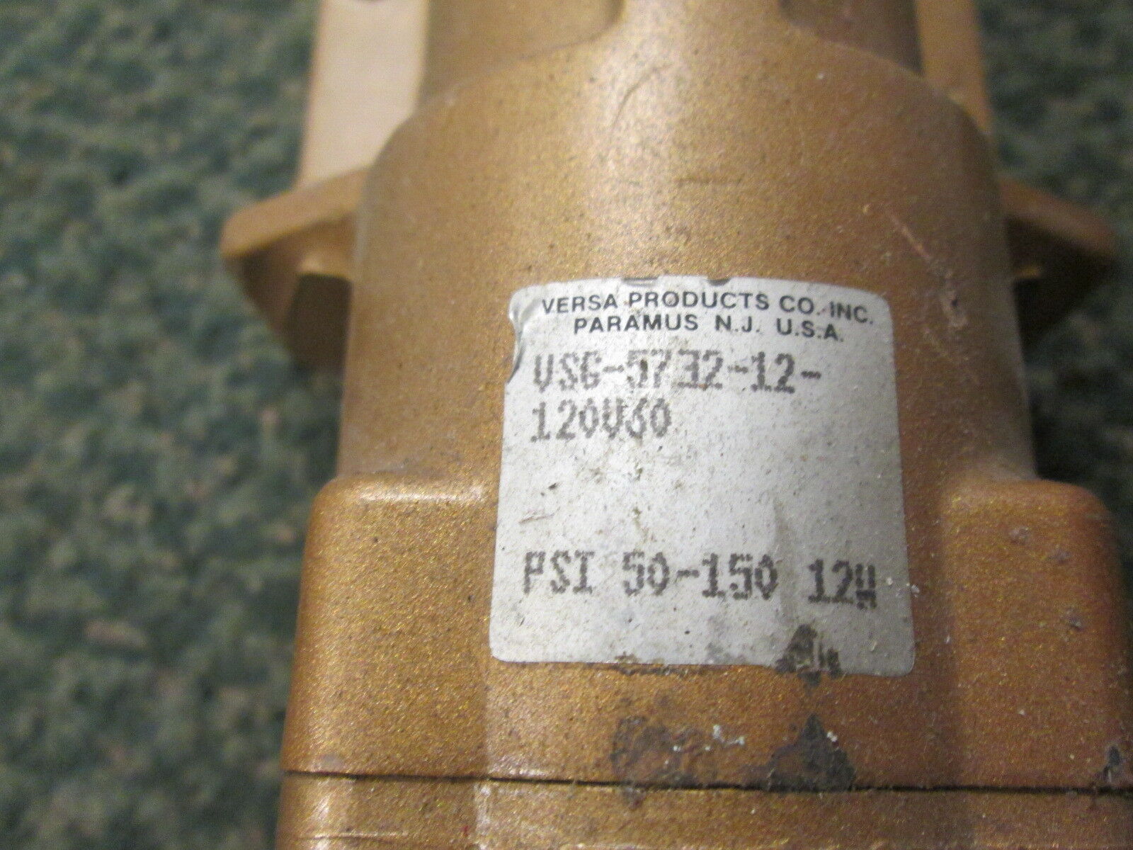 Versa Solenoid Valve VSG-5732-12-120V60 PSI: 50-150 12W 120V 60Hz Used