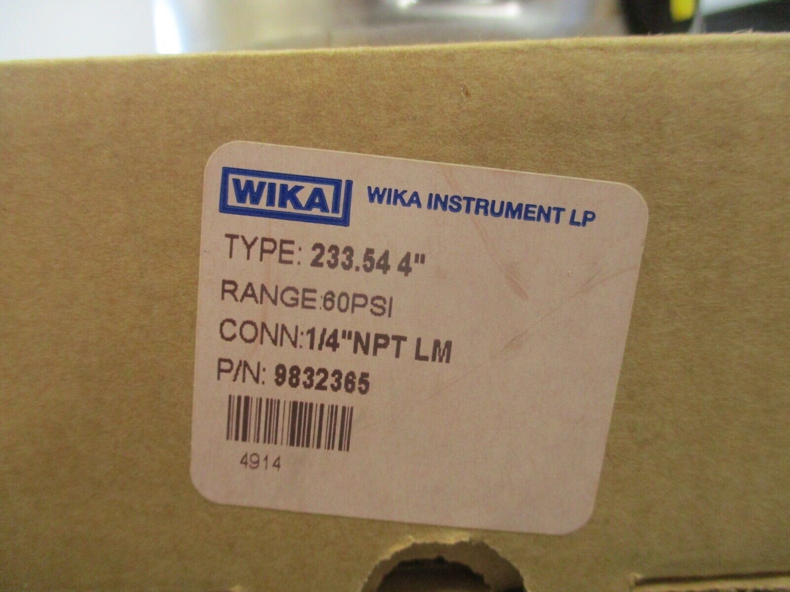 Wika Type 233.54 Pressure Gauge 9832365 4" Range: 60PSI New Surplus