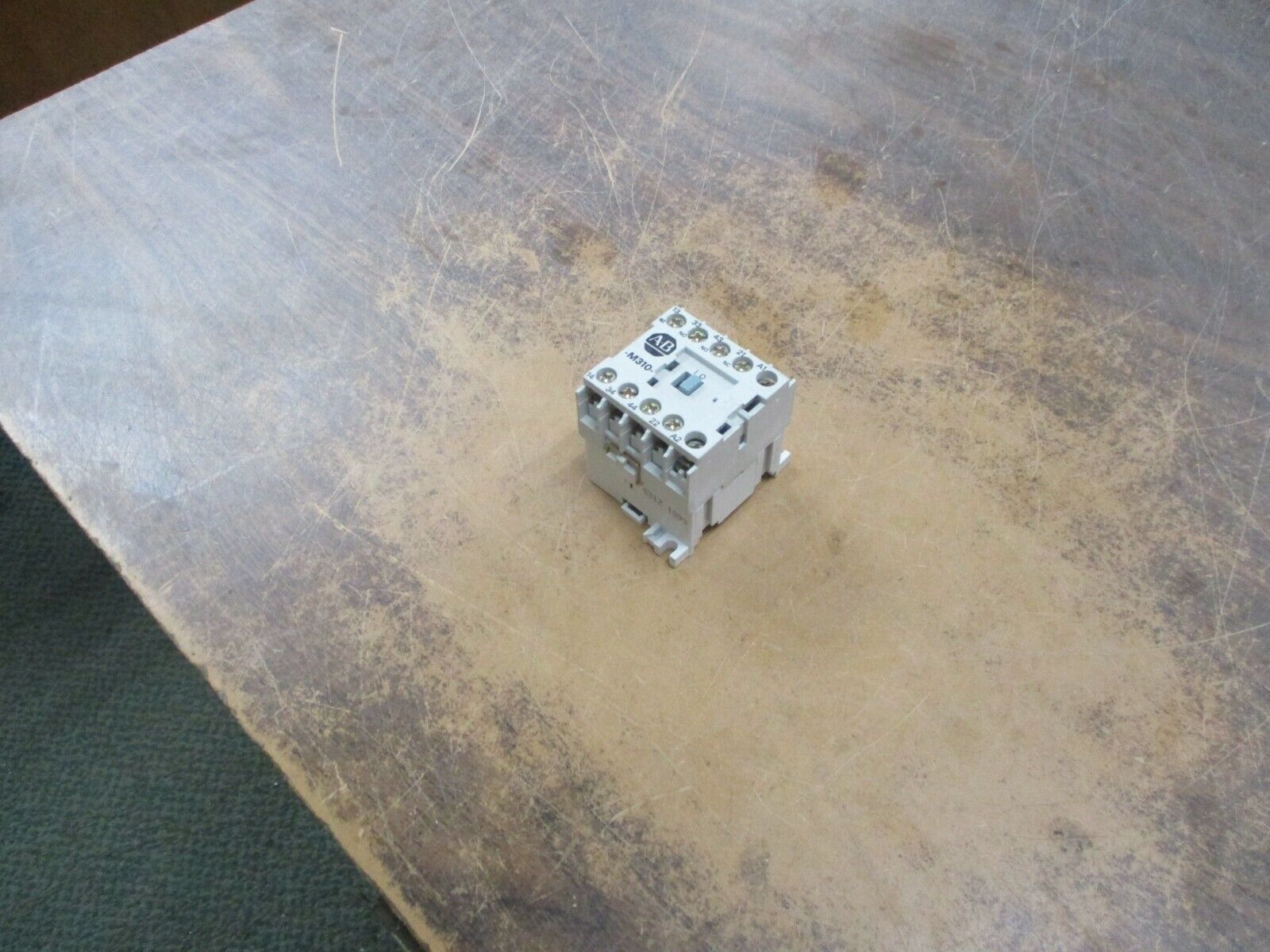 Allen-Bradley Contactor 700-M310* 110-120V Coil 12A@300V 5A@600V Used