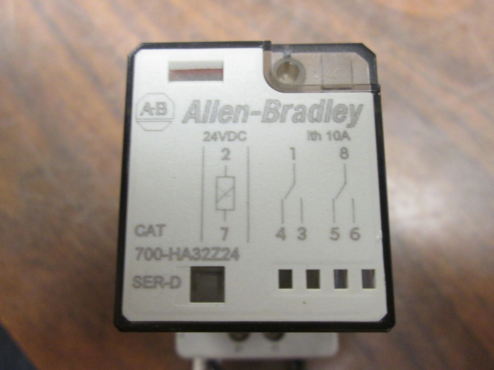 Allen-Bradley Relay w/ Base 700-HA32Z24/700-HN100 24VDC 10A Used