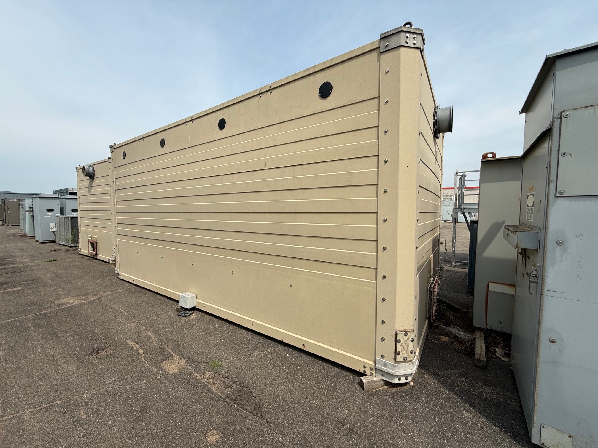 Tower Tech Fiberglass Cooling Tower TTMT-288-219, 288 Ton MFD 1997