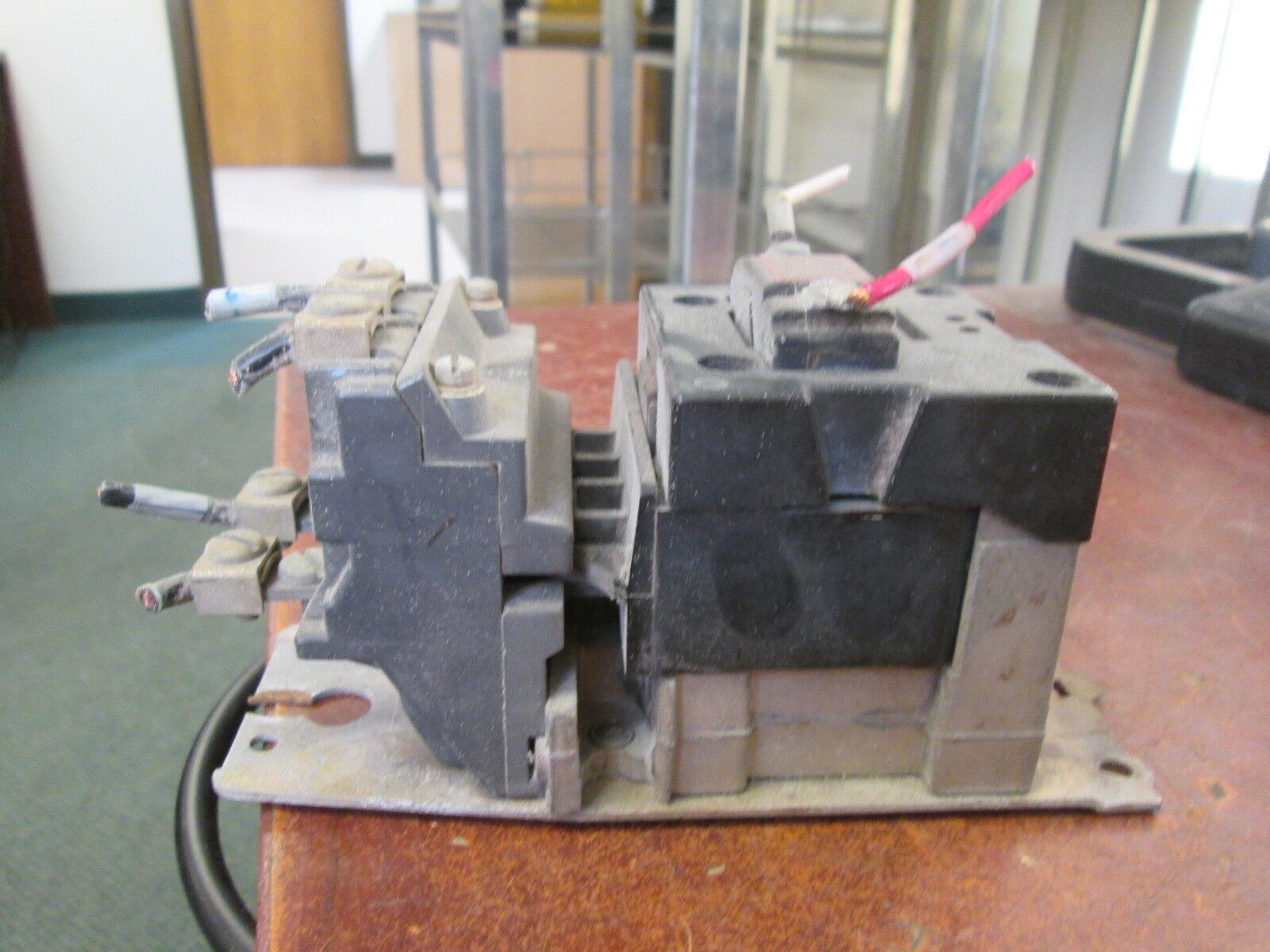 Allen-Bradley Lighting Contactor 702L-BOD92 120V Coil 30A Used