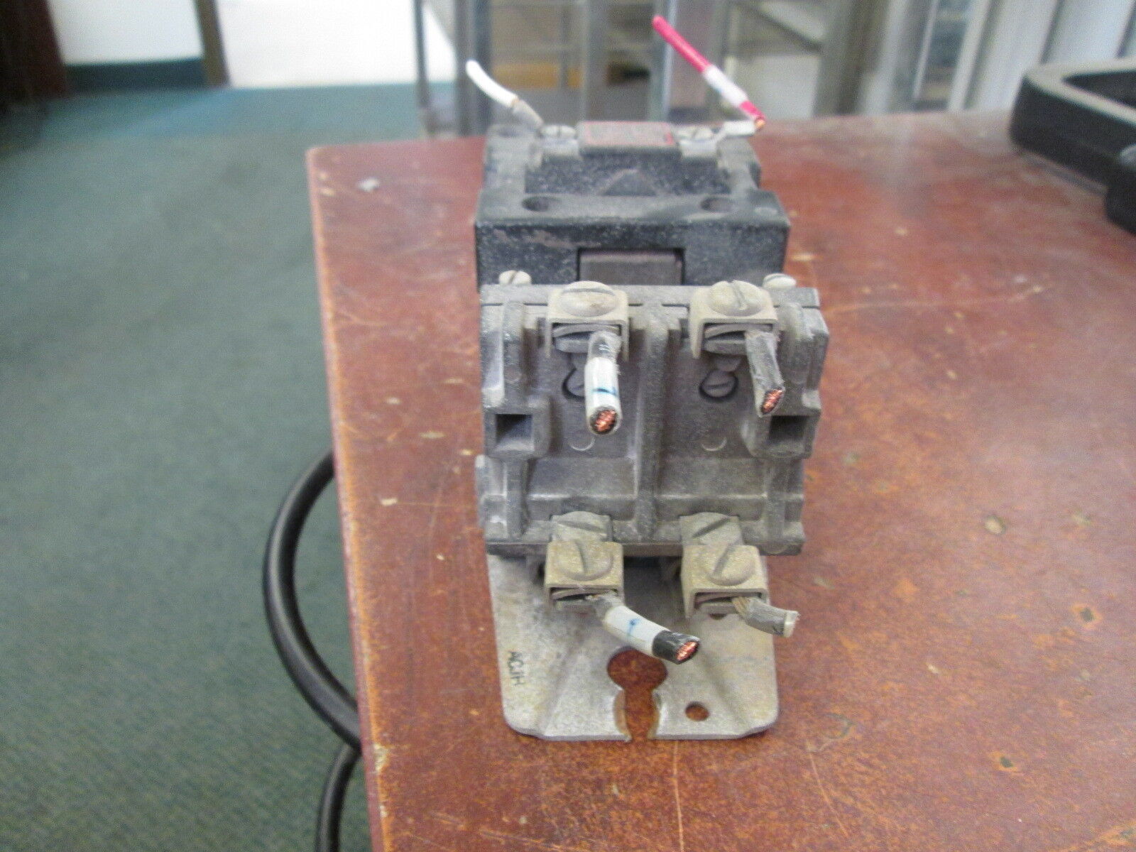 Allen-Bradley Lighting Contactor 702L-BOD92 120V Coil 30A Used