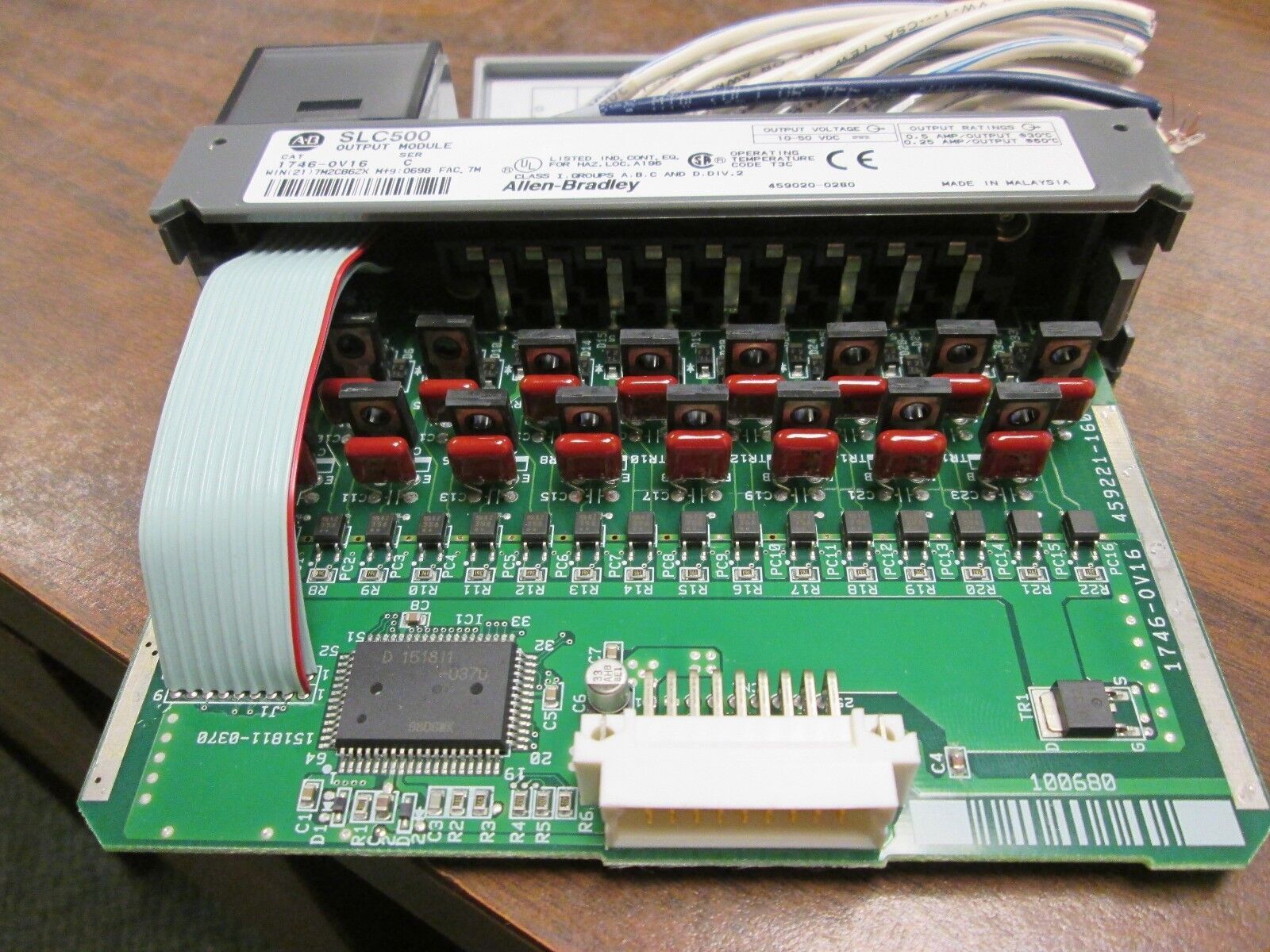Allen-Bradley SLC500 DC Output Module 1746-0V16 Output: 10-50 VDC