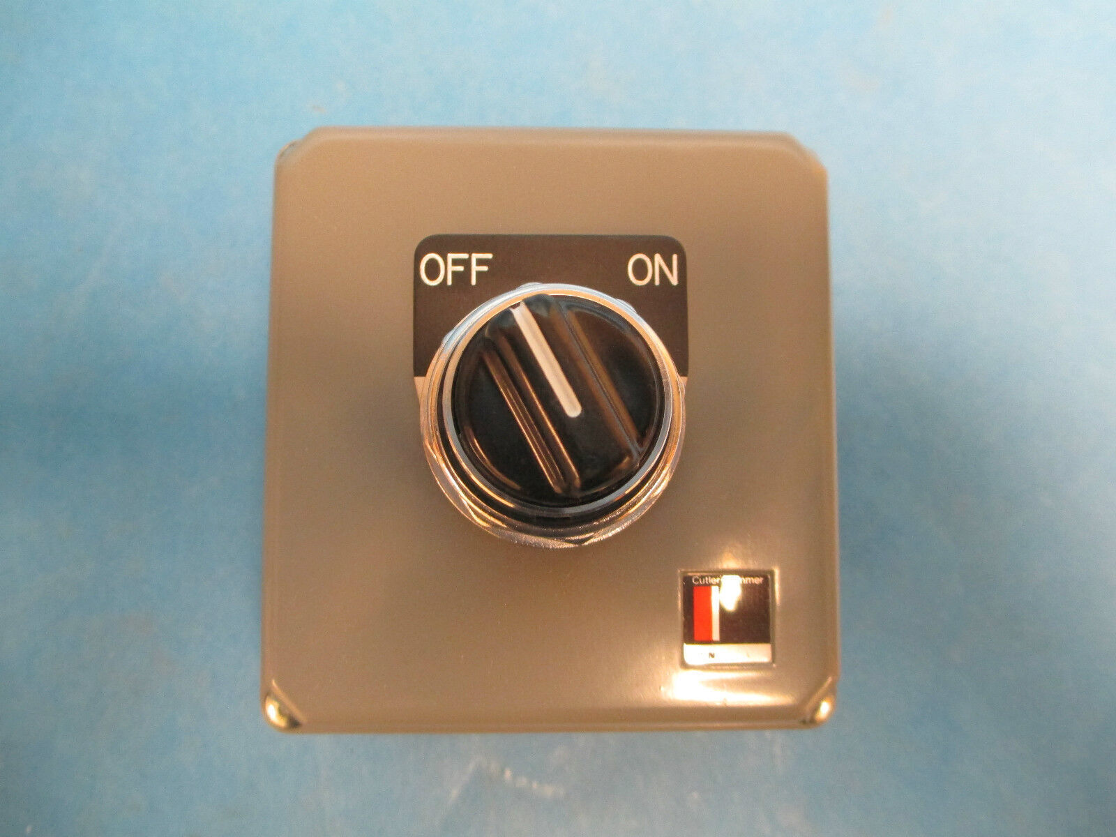 Cutler-Hammer Button Station E20Y01A26 Sing Rotary Switch New Surplus
