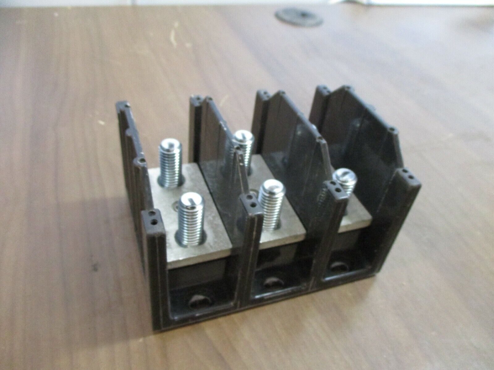 Buss Power Distribution Block 16394-3 400A 600V 3P Line: (1) 1/2-13 STUD Used