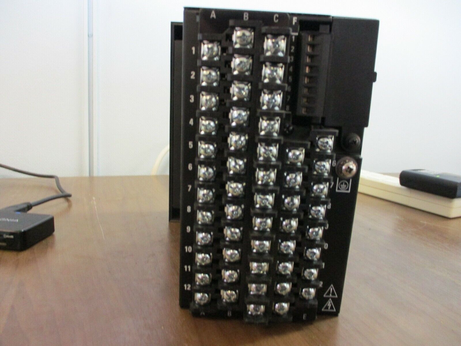 GE Multilin 350 Feeder Protection System 350-E-P5-G5-H-E-S-N-N-SN-D-H Used