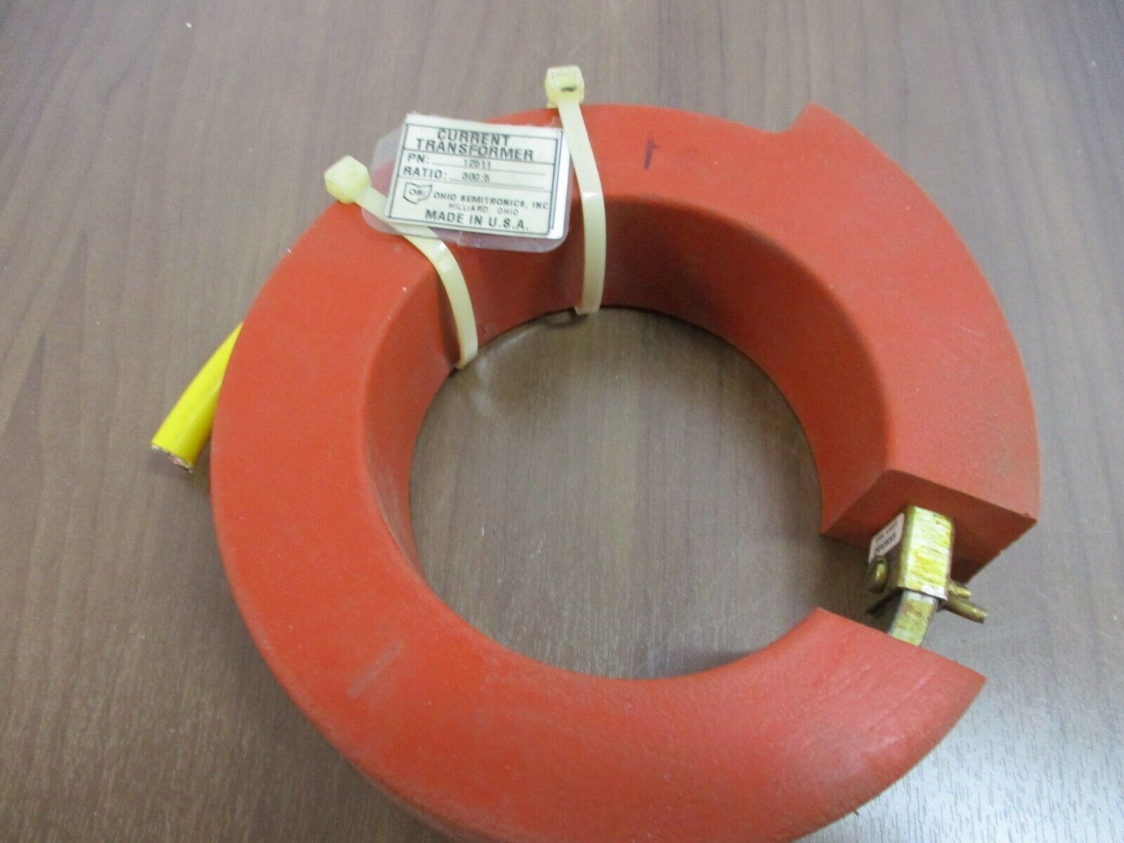 Ohio Semitronics, Current Transformer, 12511, ratio 300:5A, used