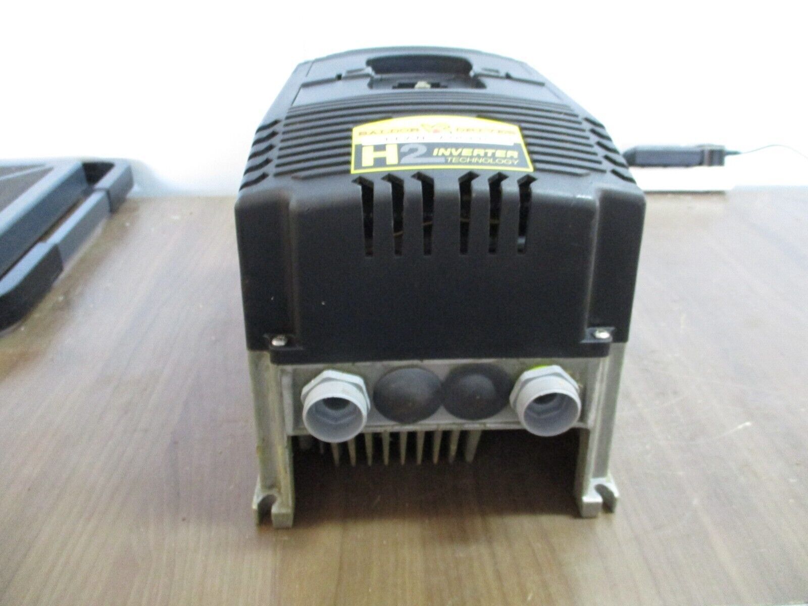 Baldor VS H2 AC Drive VS1SP22-1B 3HP 3Ph *No Keypad* Used