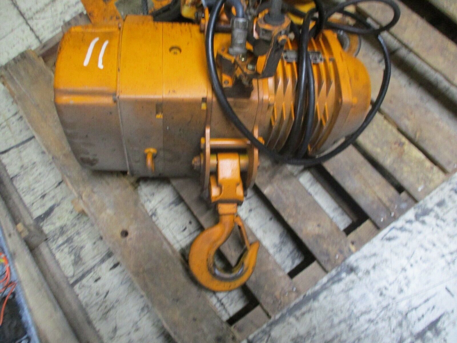 Beebe Bras Plain Trolly BBES030T 3-Ton Speed: 15.6FPM@60Hz Used