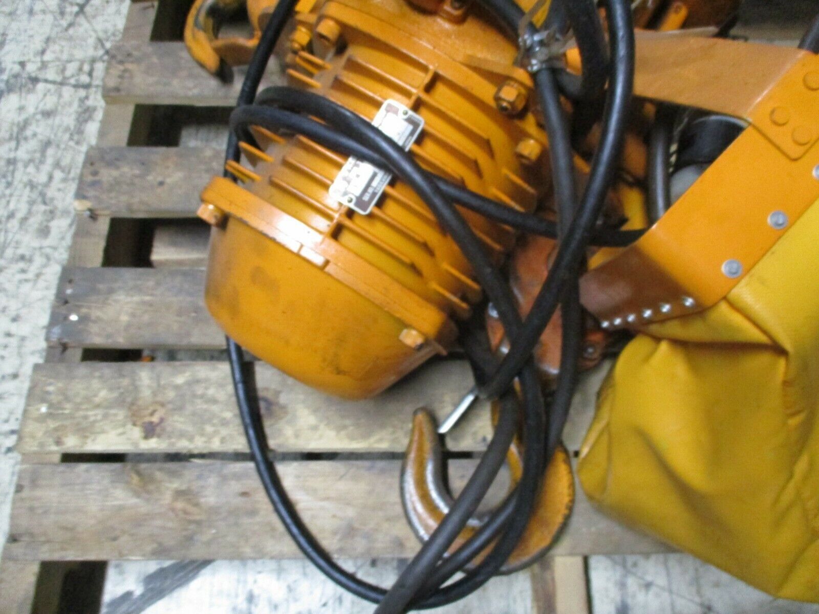Beebe Bras Plain Trolly BBES030T 3-Ton Speed: 15.6FPM@60Hz Used