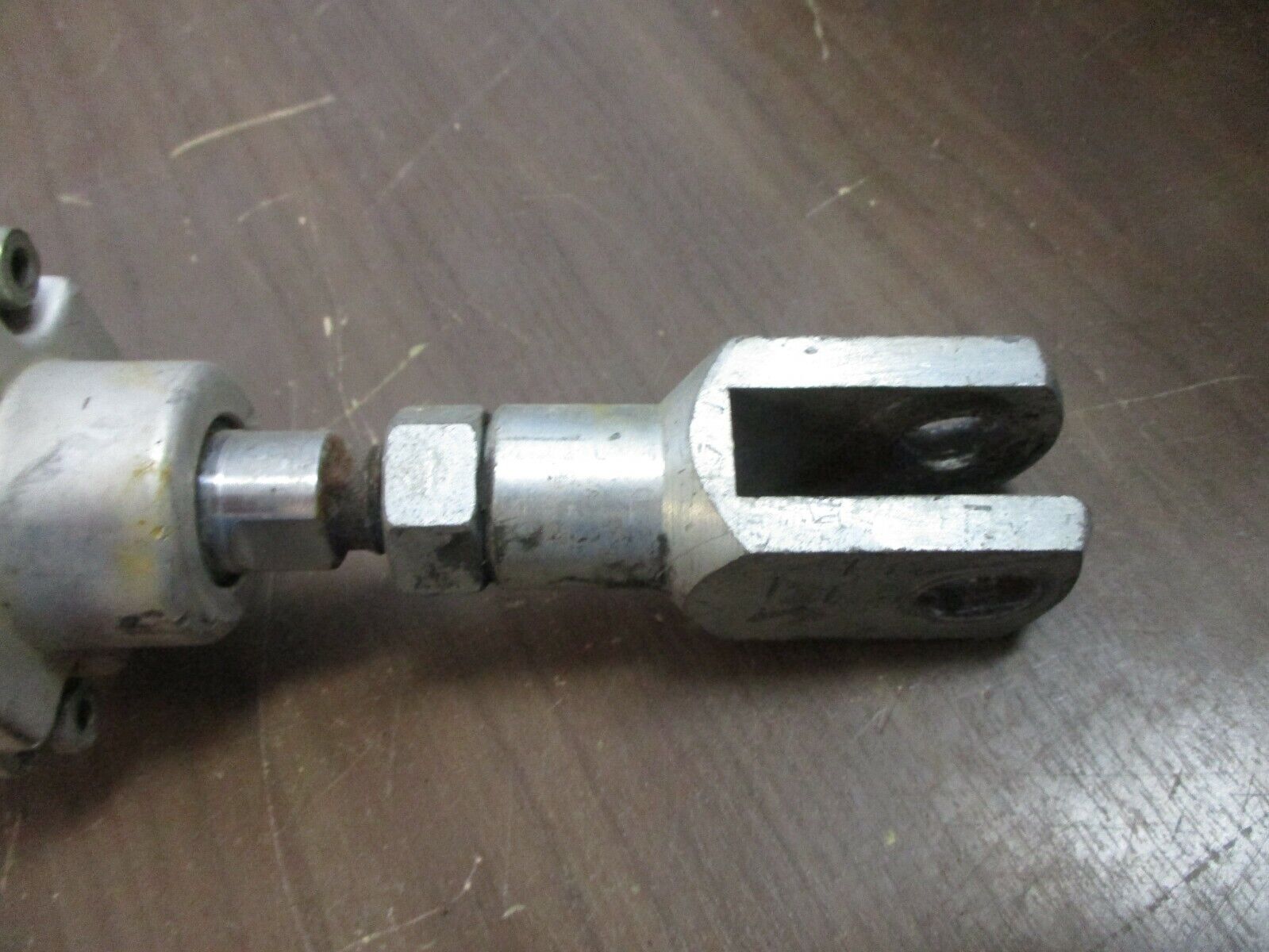 Mecman Series 1600 Pneumatic Air Cylinder 1605-08-000-1 10bar Stroke: 80mm Used